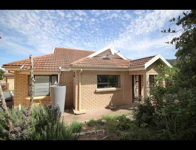 3 BEDROOM HOUSE FOR SALE IN HERSHAM